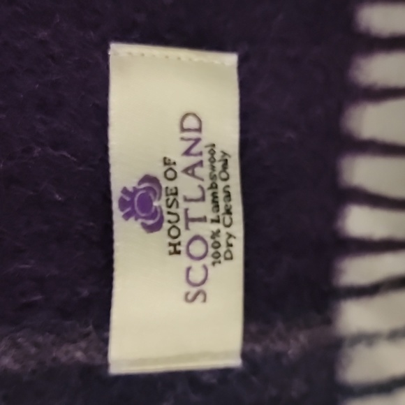 100% lambswool scarf house of Scotland. Purple plaid - Picture 2 of 2